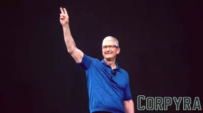 Apple CEO Tim Cook steps down