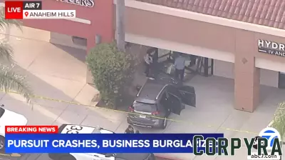 Police chase ends in multiple crashes after business burglarized in OC, authorities say